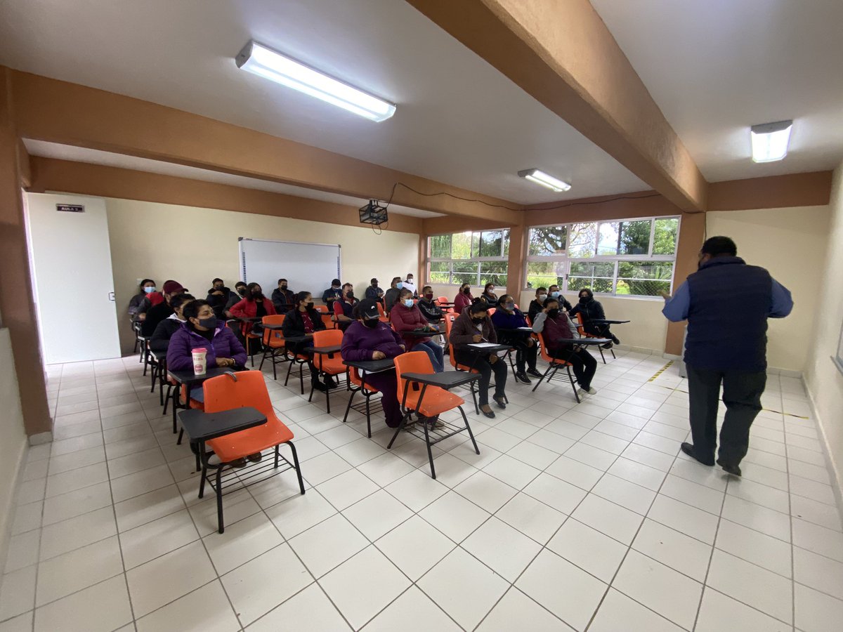 cecytehtulanvin's tweet photo. Se llevó a cabo reunión con padres y madres de familia de todos los semestres con motivo a la entrega de resultados académicos respecto al semestre Enero - Julio 2021. 
@CECyTEHidalgo https://t.co/mMABqQCaJb