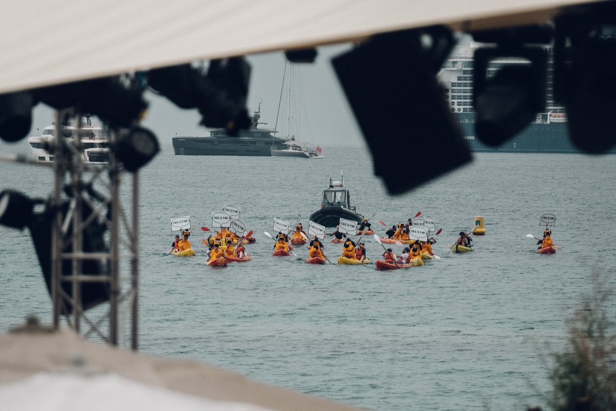 LLLLITL's tweet photo. #CannesLions: Greenpeace just crashed WPP's "Beach Party". 🏖 The giant advertising group works for fossil fuel companies such as BP, Chevron, Exxon and Shell, while the world needs a ban on fossil fuel advertising. #BanFossilAds #CannesLions2022 https://t.co/ZOZ7kNBbUH