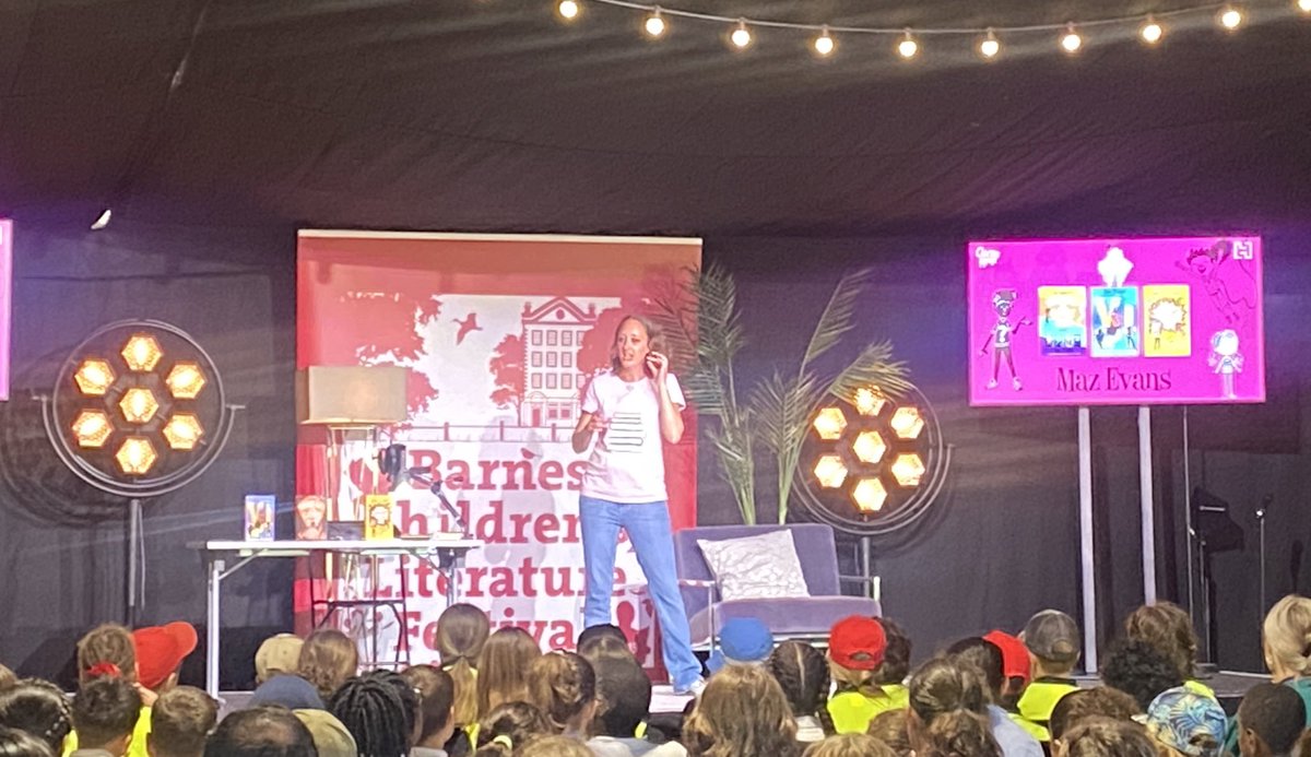 kidsstoryworld's tweet image. What a start to today’s @kidslitfest! Today @MaryAliceEvans exploded into our morning!!!! Should be said - Maz needs to come with a health warning. Caused us to laugh so hard our sides nearly split! BRILLIANT and Vi-vacious as ever 🤗#kidslit #explodinglifeofscarlettfife #ViSpy