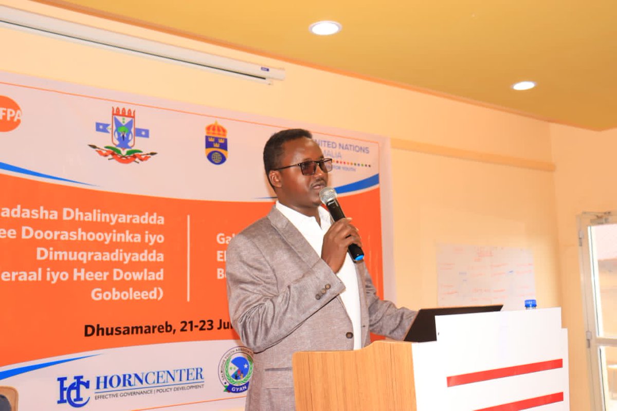 GalmudugYouthOR's tweet photo. The 2nd day of the Forum is over:
GYAN Chairman @AruseMoalim closed the Forum for Youth, Elections, and Democratization in Dhusamareb, "We thank to @UNFPA_SOMALIA, @FBAFolke and @UNSomalia staff specially @Abdihakeem01, @FMuhumed and @PerboIngrid for their support" #Aruse said. https://t.co/8LMUOtnKSh
