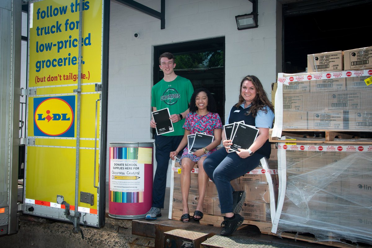 LidlUS's tweet photo. We were honored to support Charlotte-area teen @jackwerdann's Notebooks for Kids initiative goal to provide 100,000 notebooks to under-resourced students. With the help of Lidl shoppers we were able to reach Jack’s goal &amp; donated the last 25,000 notebooks to @classrmcentral 📓❤️ https://t.co/OM0xzPXF5A