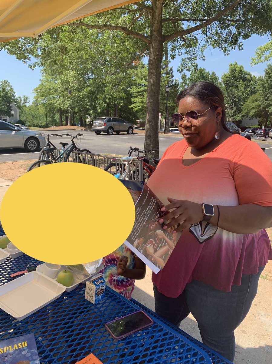 CHCCS_PL's tweet photo. Summer of Service thanks to @CHC_PSF @NyahHamlett @chccs!! Principal @tannewsome and myself @drashaunaharris Had a ball with the kiddos - serving lunch and reading books! 😍😍 https://t.co/LqWgEe0LQZ