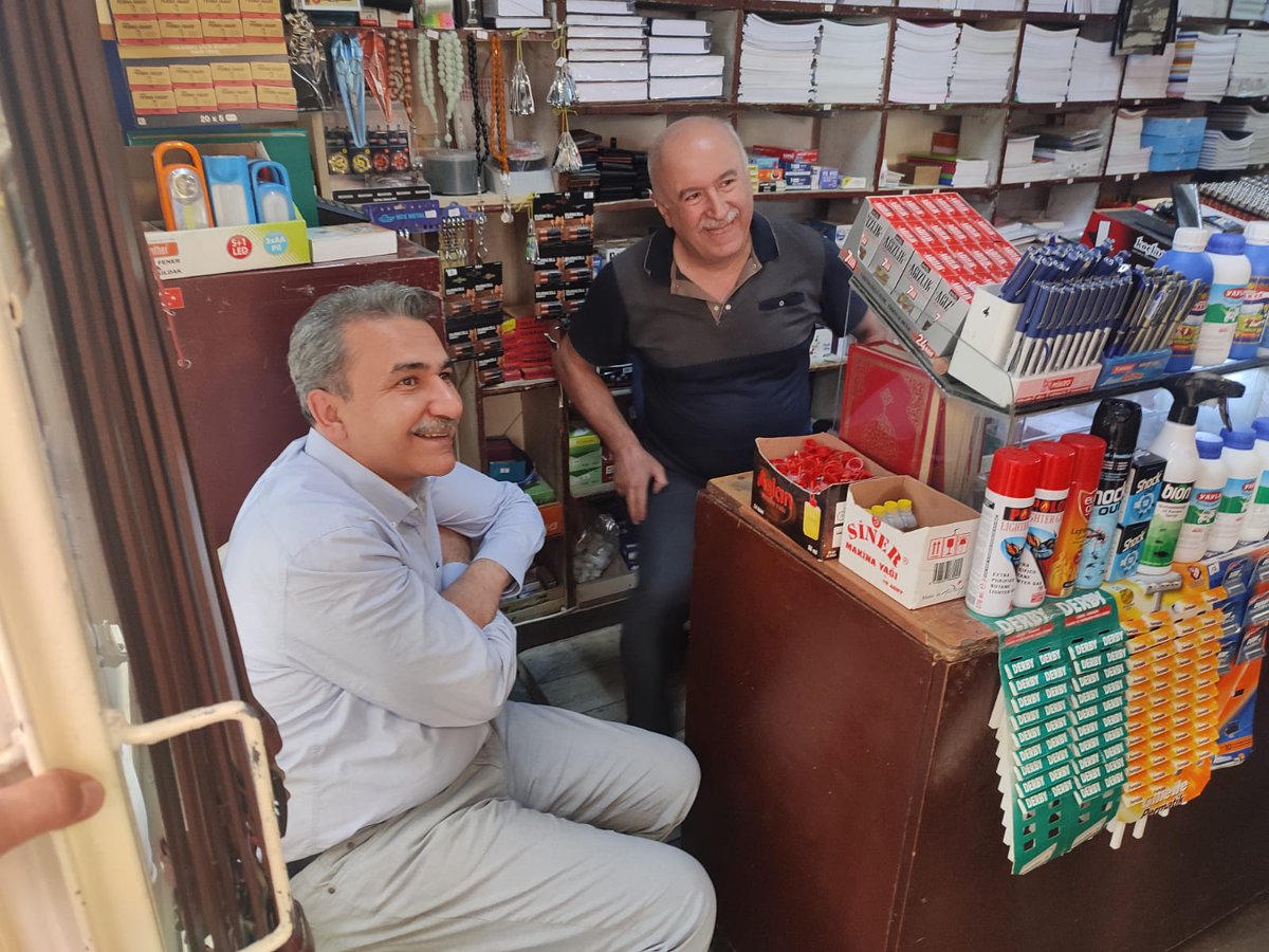 eyupmehmetemre's tweet photo. Her fırsatta esnaflarımızı ve vatandaşlarımızı ziyaret etmeye devam ediyoruz. Ziyaretlerimizi gerçekleştirirken hemşerilerimize çalışmalarımızı anlatıyor, öneri ve taleplerini dinliyoruz.Yüce Rabbimden helal rızık ve bol kazanç dilerim.
@Akparti @tcbestepe @RTErdogan
#besni https://t.co/ESsJW12MRU