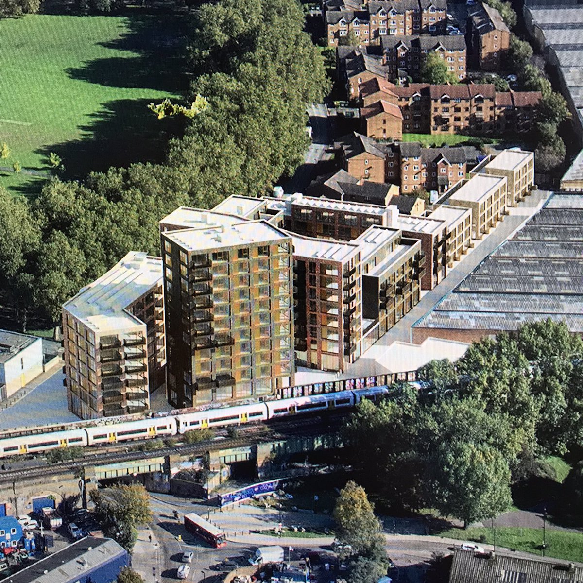 deptfordfolk's tweet photo. Neptune Wharf development on Grinstead Road by @GalliardHomes is in construction.
Providing 199 homes, 1874m2 of business space, & 99m2 cafe/bike repair shop.
Safe access through the arches btwn #FolkestoneGardens & #DeptfordPark.
#CanalApproach partially re-opened. https://t.co/svcXEmlvKI