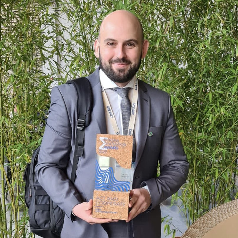 ITEA_4's tweet photo. 🥇We congratulate all ITEA @spear_project partners for winning the @EUREKA_NETWORK Innovation Award 'Best Sustainability Innovation' 👏🌿We are also very proud of @DrSEldh &amp; the ITEA IMPACT project for being finalists in the categories #WomenLeadership &amp; #BestProduct! 💪 #GIS2022 https://t.co/biieIuriNe