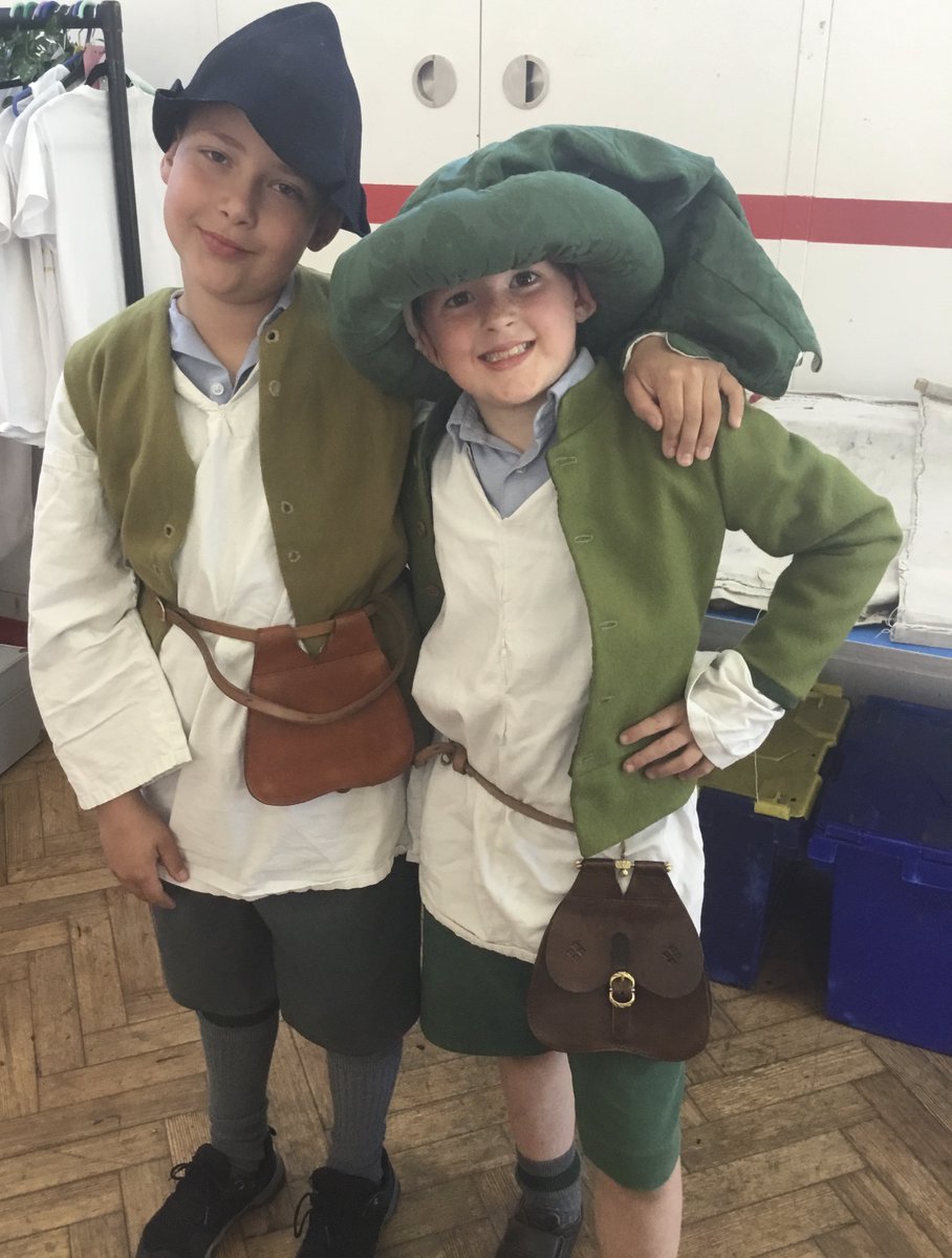 BroomwoodHeadBB's tweet photo. Shell enjoyed a medieval workshop this afternoon and dressed up to gain the most out of the experience. @NWSnl_Shell  #NWSnlShell https://t.co/AxSZ4b0o0q
