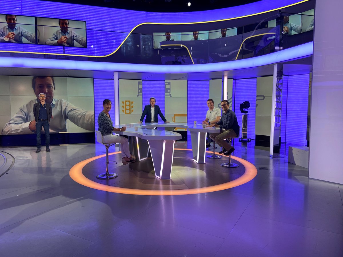 France3Paris's tweet photo. 👉 Ne manquez pas le dernier #Parigo de la saison le samedi 25 juin à 12h05 sur @France3Paris. @B_Lambert75 fait le point sur la situation avec les présidents d'associations d'usagers des transports en commun.

#parigo #inédit #francetelevision #Transport #transportencommun https://t.co/Hv6TPm6E9Z