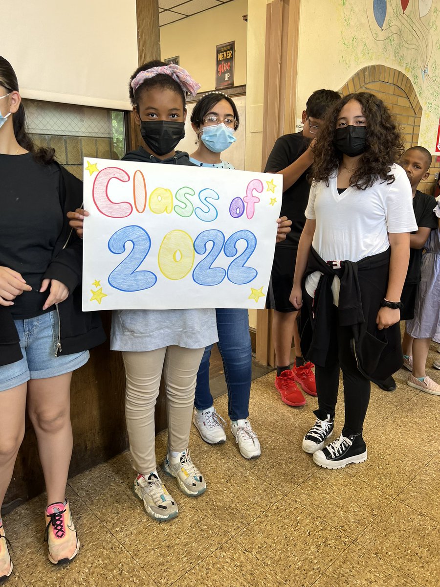 MrsKPovinelli's tweet photo. Senior Class Clap Out 2️⃣0️⃣2️⃣2️⃣ https://t.co/66cr5DM6e4