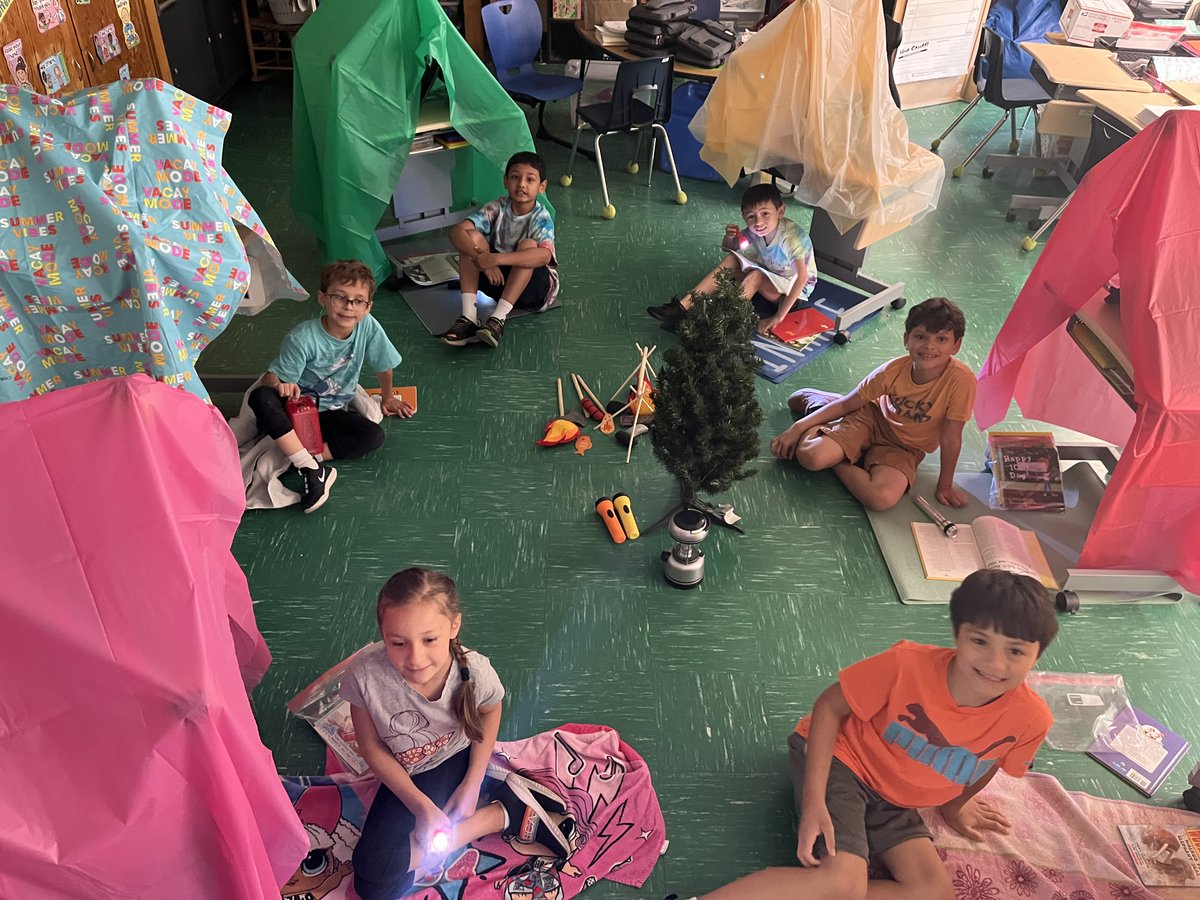 LindenhurstUFSD's tweet photo. Second grade students at Daniel Street Elementary School recently participated in Camp-Read-A-Lot and were happy to share their love of reading with our Superintendent of Schools. #LUFSD #LookAtLindy #DanielStES https://t.co/oqbKKPVfR7