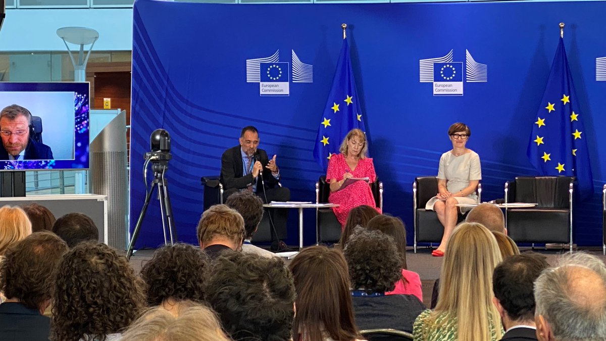 InteroperableEU's tweet photo. “The use of data and #AI is a potential game changer in the operating methods of the public sector, promising a more efficient use of resources and more effective #PublicServices." https://t.co/Gt8gveVYUs