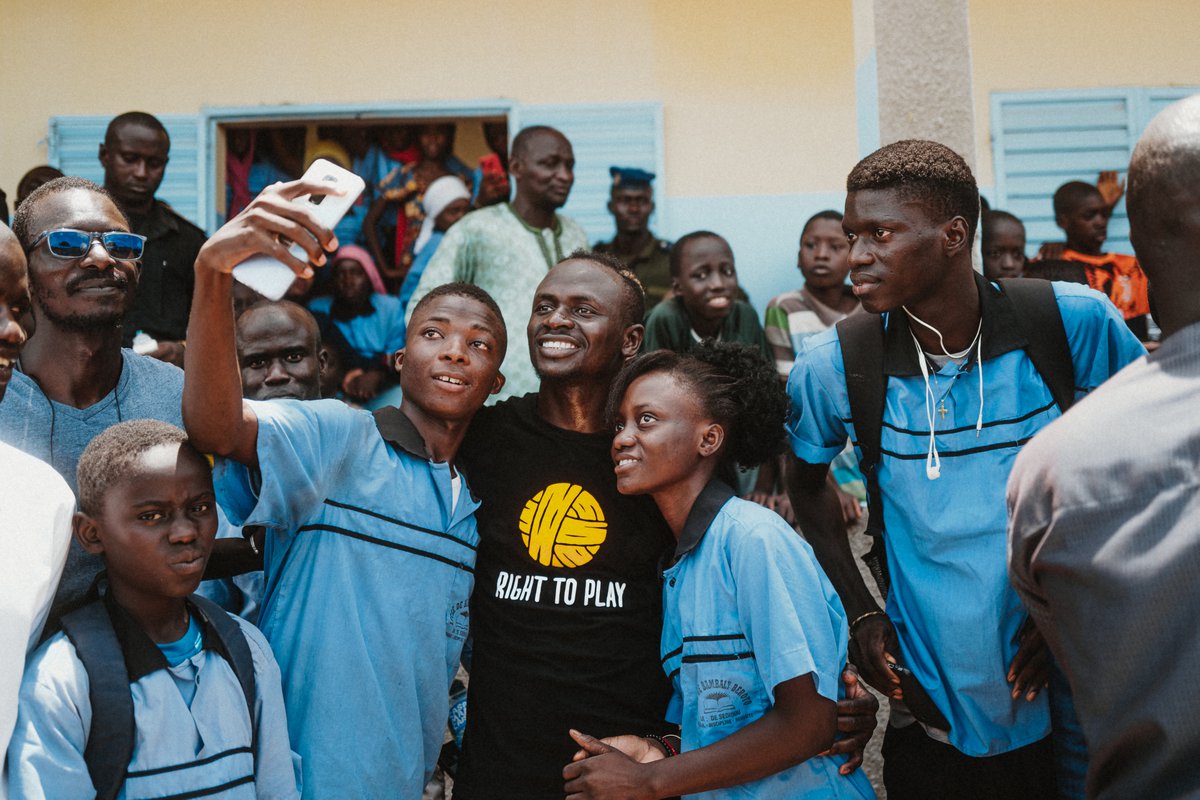 I ran out of characters on the first tweet, but Sadio Mané has also:

• Built a gas station
• Built a post office
• Installed 4G internet
• Gave all students laptops

And he also gives $400 to each high-achieving student at the high school.

Read more: huddleup.substack.com/p/sadio-mane-t…