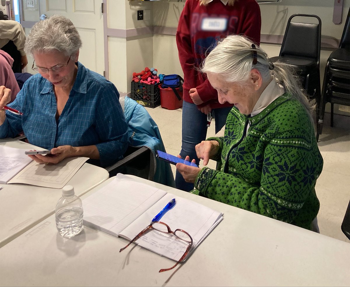 OurEarthEvryDay's tweet photo. Our Earth Every Day community member Kaitlyn Mitchell and her friends decided to volunteer at the Holden Senior Center to help elders learn how to use their smart phones. If you would like to share this project in your community download it at  https://t.co/TFzCTNv3Iy https://t.co/02eKZIUHPJ
