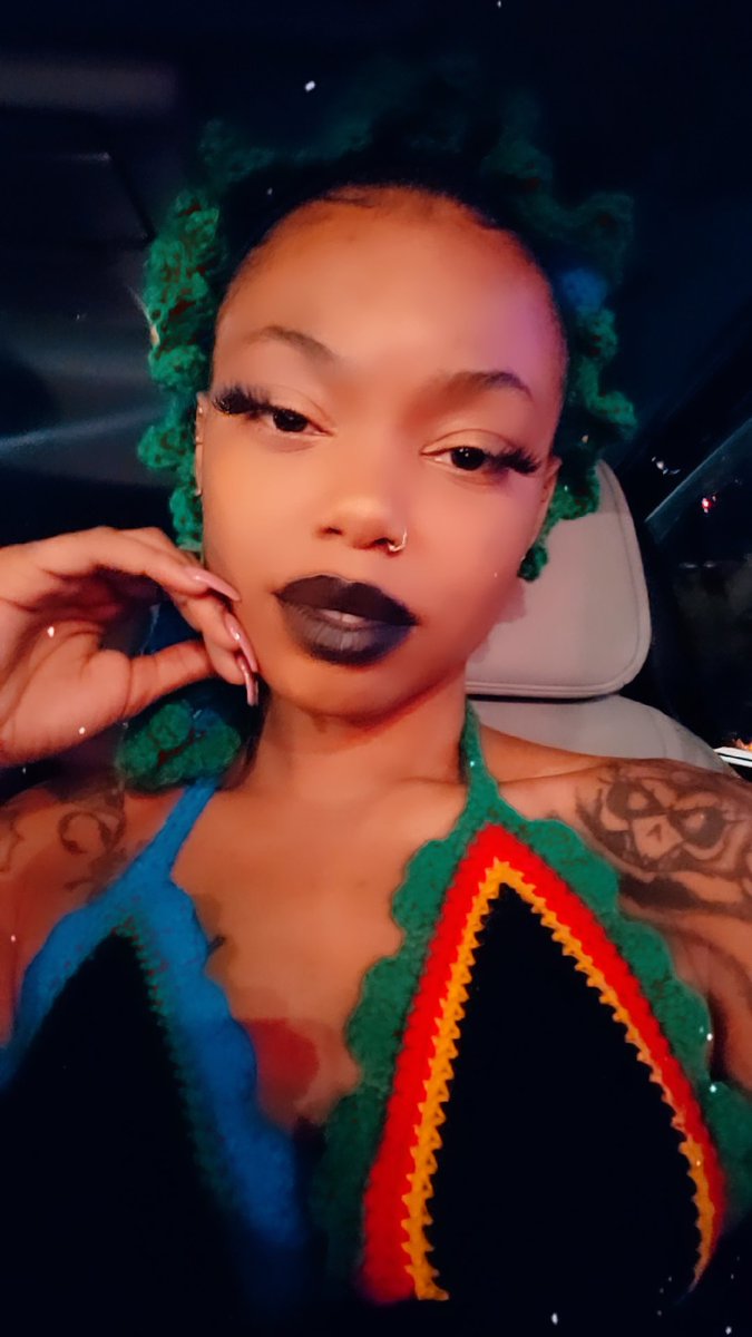 valenciaemon306's tweet photo. Face card💋 https://t.co/YyDPk95bzc