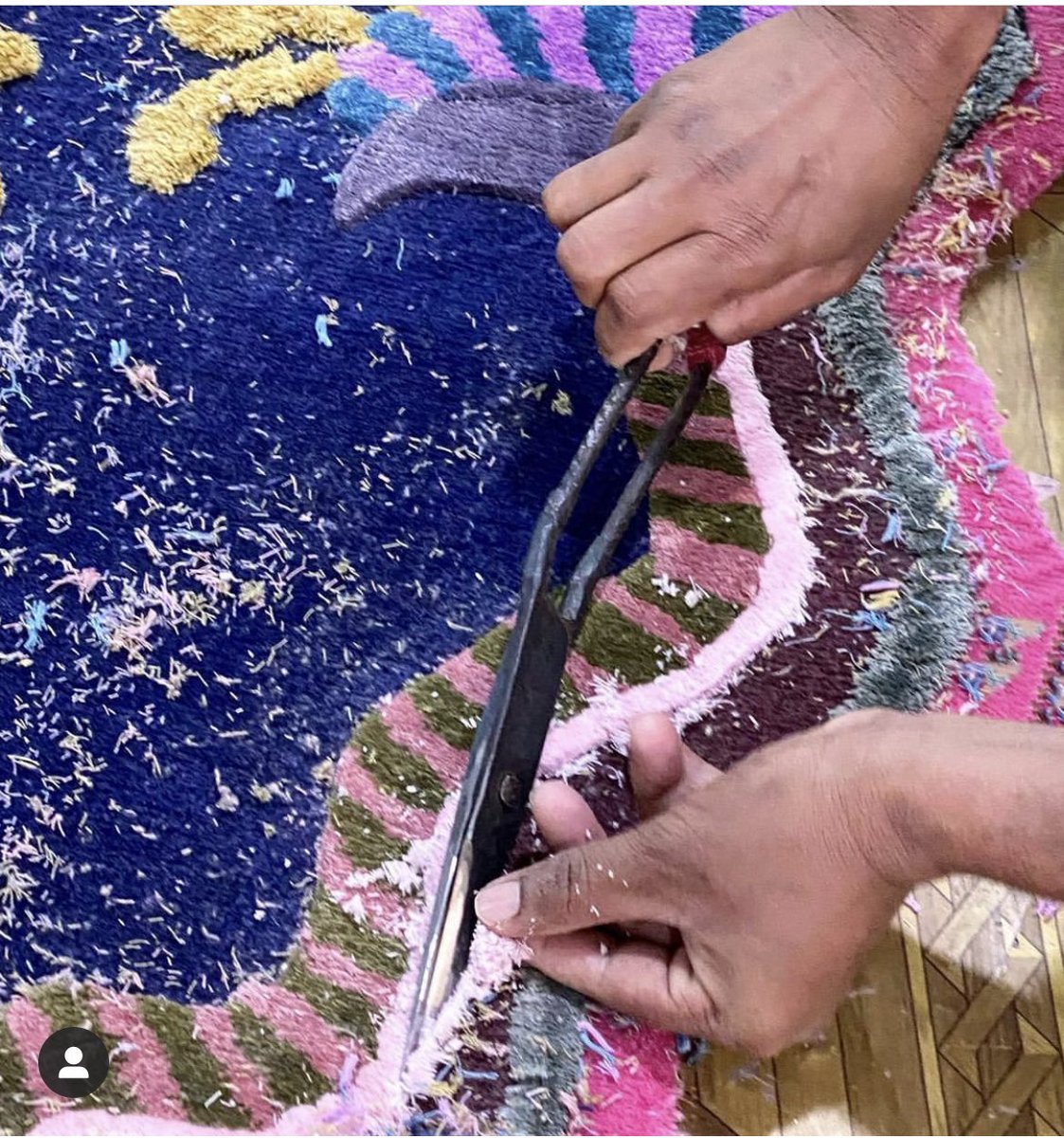 ILLULIAN S.r.l The Craftsmanship Behind Our Handknotted Rugs - Hand Carving
Design Floralia Yard • Limited Edition by
@paulacademartori
#designfloraliayard #paulacademartori
#limitededition #production #manufacture #illulian
#illulianrug #design #designer #interiordesign