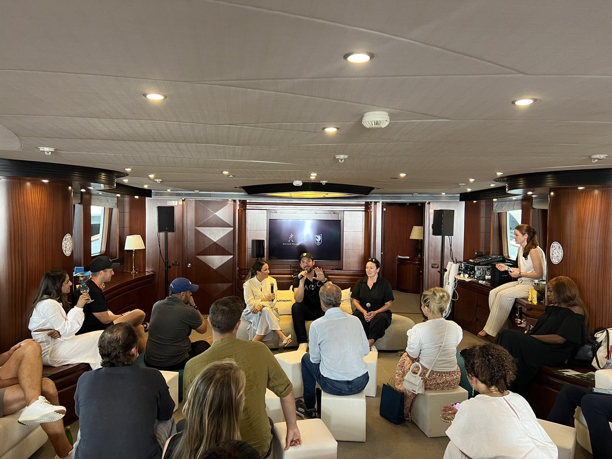 #AllAboardCannes Running With The Angels <a href="/AngelCityFC1/">Angel City FC</a> with <a href="/alexisohanian/">Alexis Ohanian 🗽</a> <a href="/Diageo_News/">Diageo News</a>