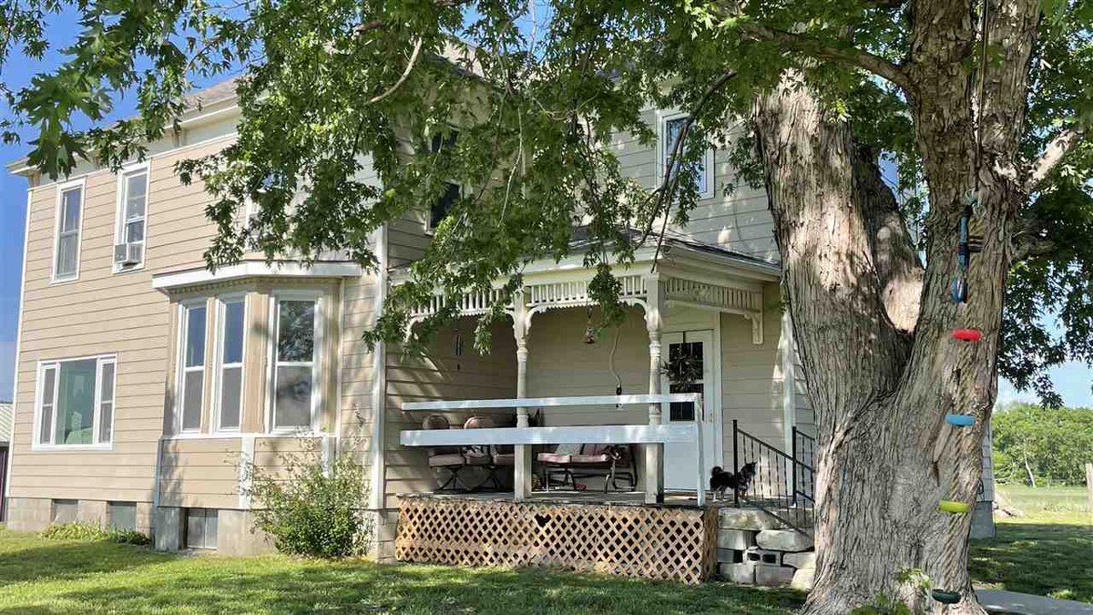 ButlerNate's tweet image. Check out my newest listing in #Manhattan! Tell me what you think!  #realestate tour.corelistingmachine.com/home/X4BJ68