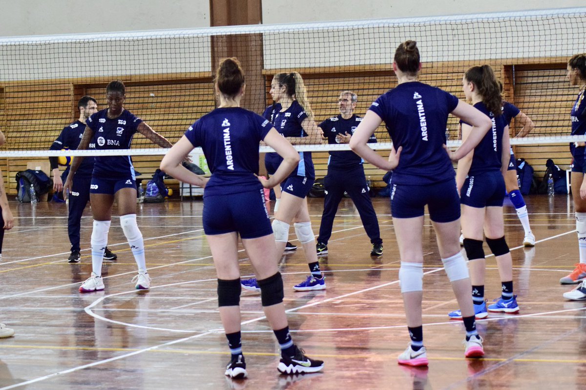 somosvoley_web's tweet photo. 🇦🇷🇵🇪¡Juegan Las Panteras! 

Comienza la gira amistosa entre Argentina y Perú en Santa Fe

🔹22/6 21hs Ciudad de Santa Fe 
🔹23/6 21hs Sunchales
🔹25/6 21hs Puerto San Martín
🔹26/6 20hs Puerto San Martín 

📺DirecTV https://t.co/avwL4u3Pu3
