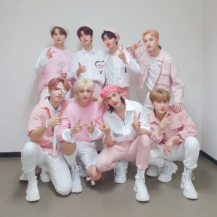 bokkiecart1's tweet photo. ʚ happy anniversary LS ! ɞ
ꔛ can't believe it's been a year already! Cheers to many more happy memories ! I love y'all ! ♡ ꔛ https://t.co/4QO40iT3WE
