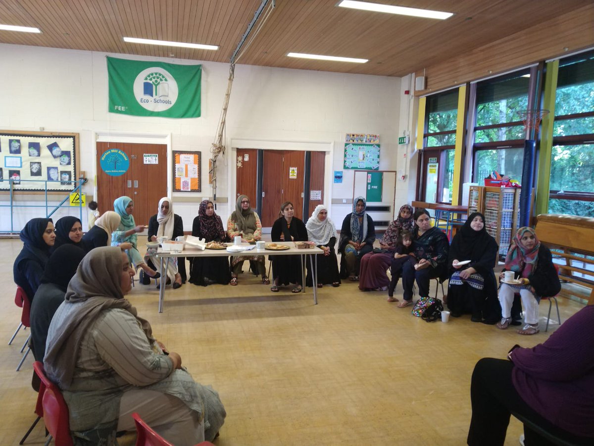 Coffee &amp; Connect <a href="/HortonMill/">HortonMillSchool</a> with <a href="/BeautyintheCom1/">Beauty in the Community C.I.C</a> #health #WellbeingWednesday #beauty #makeup a very popular session, great to see the ladies with  L2qualification putting their skills into practice @MIBA_LTD <a href="/ChrissyOrson/">Chrissy Orson MBACP (accred)</a> #Empowerment #careerdevelopment #reducingloneliness