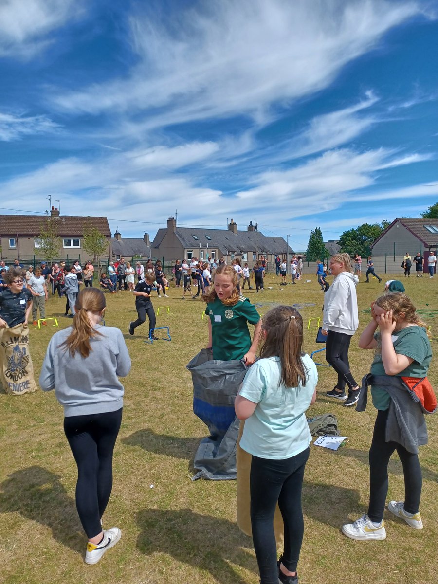 HaysheadPS's tweet photo. First Sports Day in a few years. Superb turn out thanks to all families who attended for supporting. The children all did amazingly well. Thanks also to Mrs Fletcher, Mrs Burns and Mr Russel for organising. https://t.co/KCDQSUk6K6