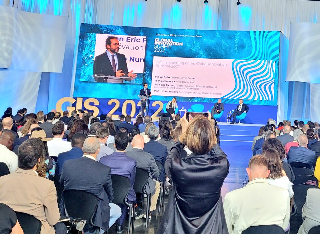 A coming of minds and superminds (<a href="/ggiacomelli/">gianni giacomelli</a>) at <a href="/EUREKA_NETWORK/">Eureka</a> #GIS2022 in #Estoril <a href="/eureka_portugal/">Portuguese Eureka Chairmanship 2021 / 2022</a>! Congrats to 🇰🇷<a href="/KIATKorea/">KIAT Korea</a> &amp; 🇨🇦 <a href="/NRC_CNRC/">NRC Canada</a> on joining 🎉Great to be here! <a href="/Subsidie/">Hezelburcht Subsidie</a>