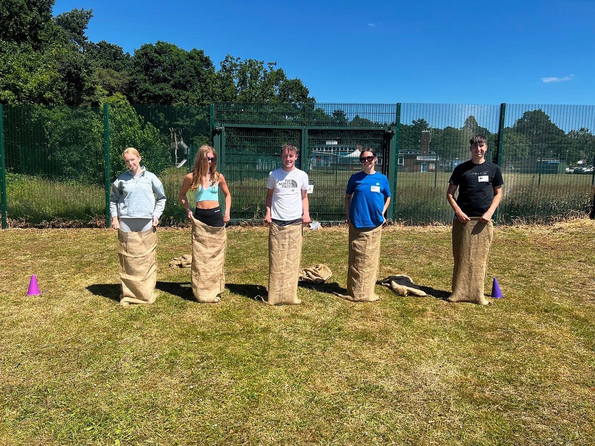 🏅🏃🏼‍♀️🏃🎽 Our HSLA students were on hand to lead Sports Day at Springwell School earlier this week, as well as the boys showing how not to finish the sack race! #ItchenSport #HSLA #SportsDay