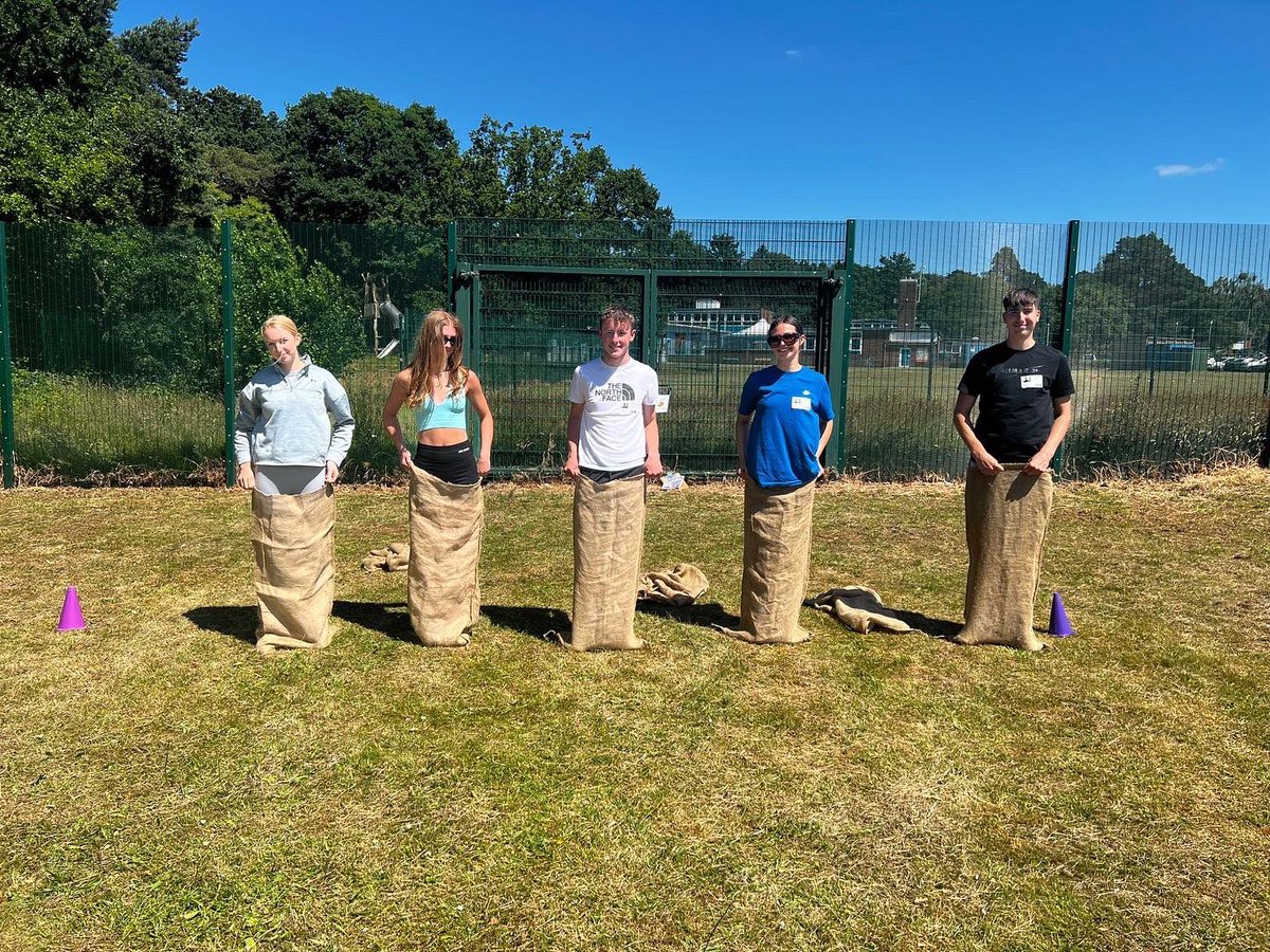 ItchenSport's tweet photo. 🏅🏃🏼♀️🏃🎽 Our HSLA students were on hand to lead Sports Day at Springwell School earlier this week, as well as the boys showing how not to finish the sack race!
#ItchenSport #HSLA #SportsDay https://t.co/gB70BbMD6r