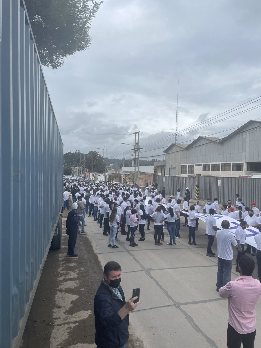 CJaramill0's tweet photo. Marcha por el diálogo en Cuenca. @CarlosVerareal @Polificcion https://t.co/6TL1De7Kj5