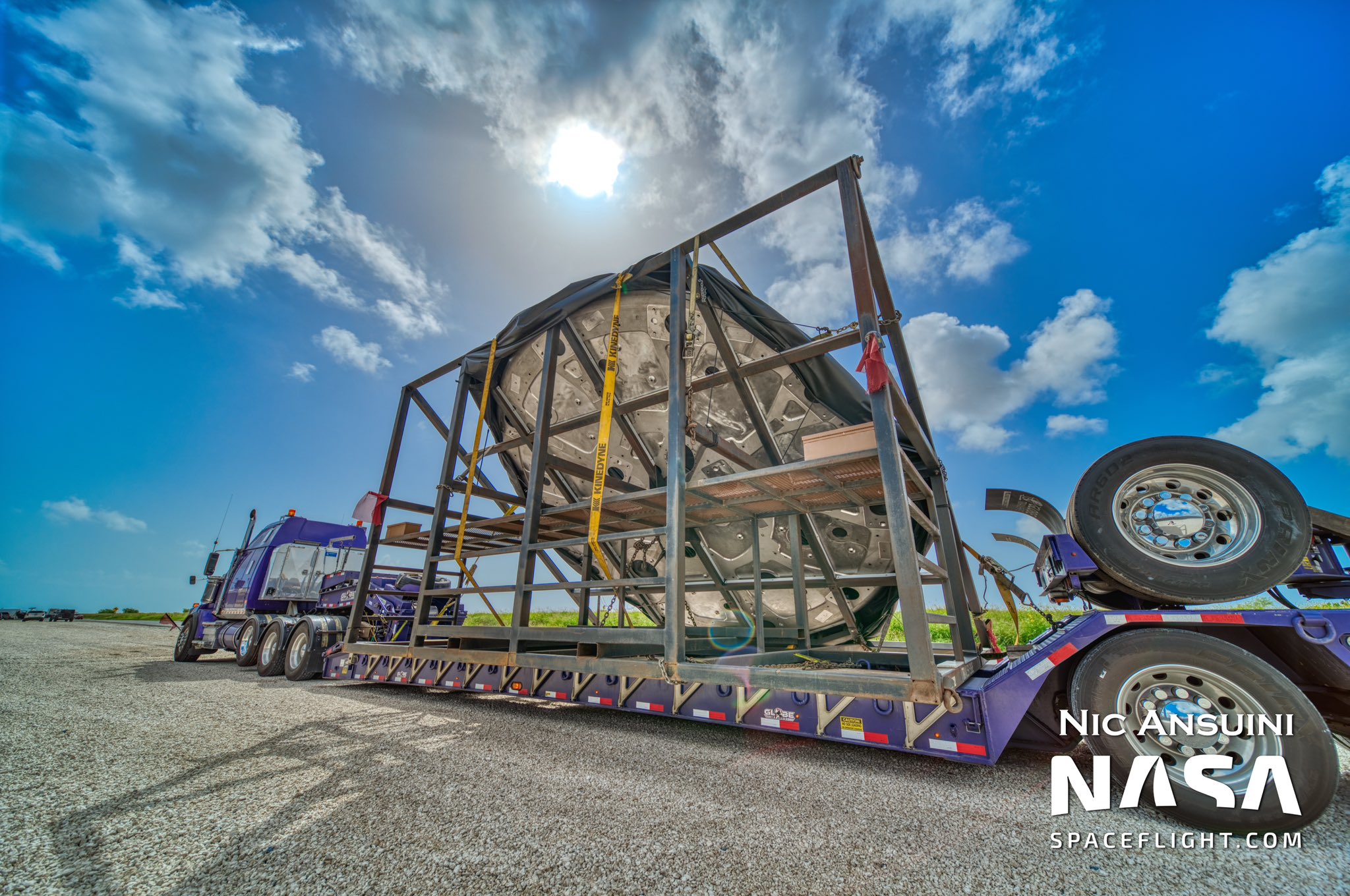 FV3jsGWXwAEg0CD?format=jpg&name=large