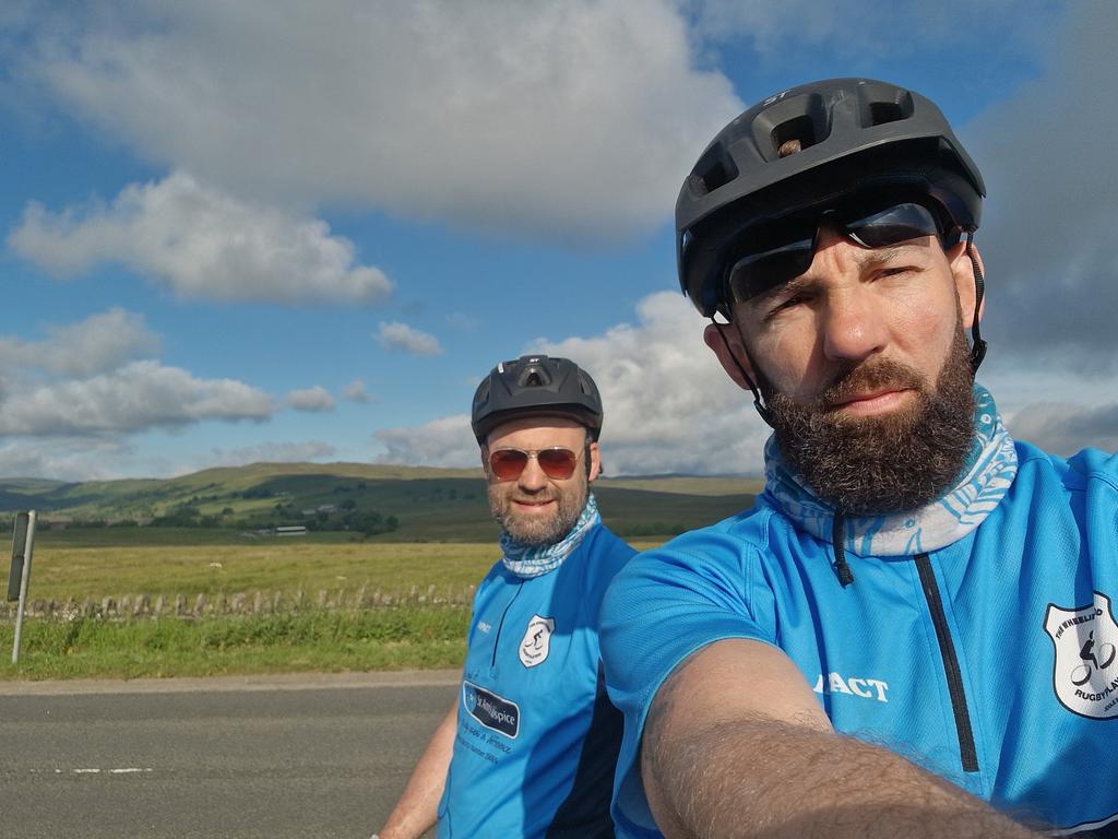 Day 5 complete. Penrith to Longton. <a href="/rodgers_dr/">Dave Rodgers</a>

justgiving.com/fundraising/JO…
#poweredBySkinny #SkinnyIPA #SkinnyLager @StAnnHospice  <a href="/ForAnyEventUK/">Mitchell Brough</a> @DJforanyevent @ForLivingHomes <a href="/ImpactRugbyUK/">Impact Rugby UK</a> @SkinnyLager #JOGLE #challenge #TeamStAnns #Ride