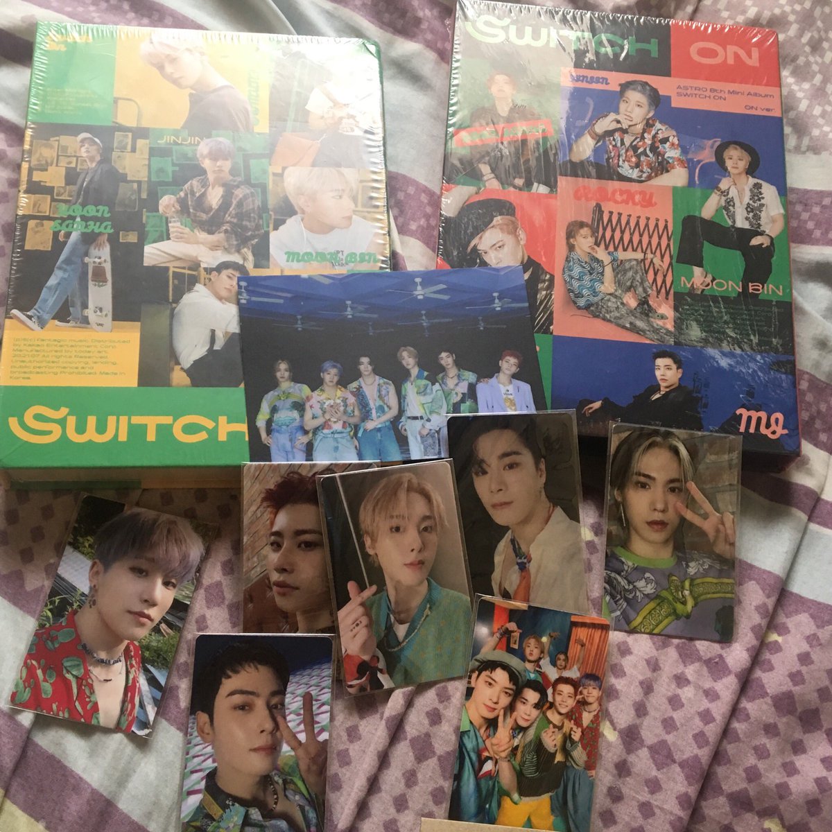 bentetriis's tweet photo. I didn't expect to win the giveaway but I did! Thank you @Hallyu_WavePh for Switch On sealed albums!! ☺️ #HWPHGA https://t.co/F1uRsYKWJZ