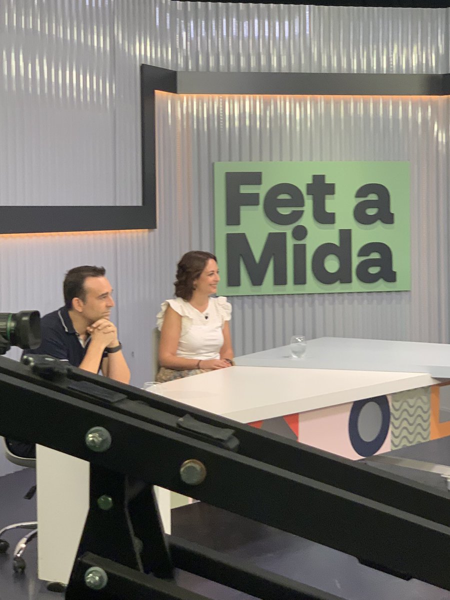 PilarRosas7's tweet photo. Avui han estat al @fetamidatv la Dra. Rocío Rosés del @SagratCorHU i el Dr. Jacobo Pérez de l’Hospital @quironsalud Vallès donant-nos claus sobre la pubertat precoç. @laxarxatv https://t.co/F5l4gfqhbz