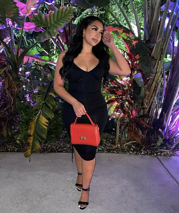 Watch Birkin Bag Mee Daddii 👜🛍's leaked NSFW photo on TwXstars