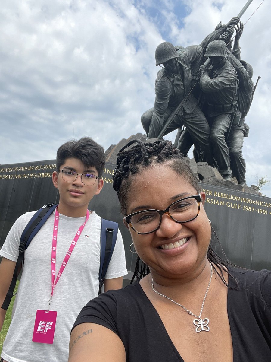 JacquelynKiner's tweet photo. Marines Corps Memorial @wright_elsa @StovallMS_AISD https://t.co/lS7rVNlBpt