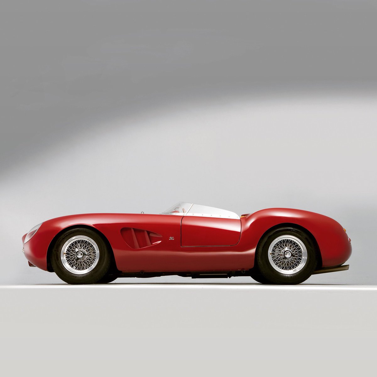 Back in 2001 a customer came to us with a sketch of what he conceived as a DB4GT Zagato roadster. This is the end result, now known as Barchetta.
#astonmartin #astonengineering #db4gt #zagato #barchetta