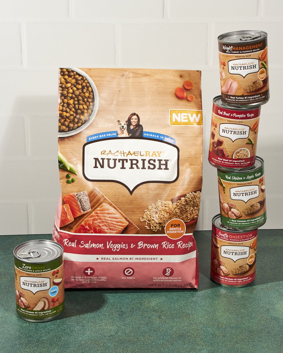 Influenster's tweet image. @Nutrish is made with premium ingredients like real chicken, pumpkin, and veggies, this food is ready to fuel your furry friend. Check out what our members think of #NutrishPets in the link below 👇 
📸: Adrianna Favero 
bit.ly/3mRE76Q