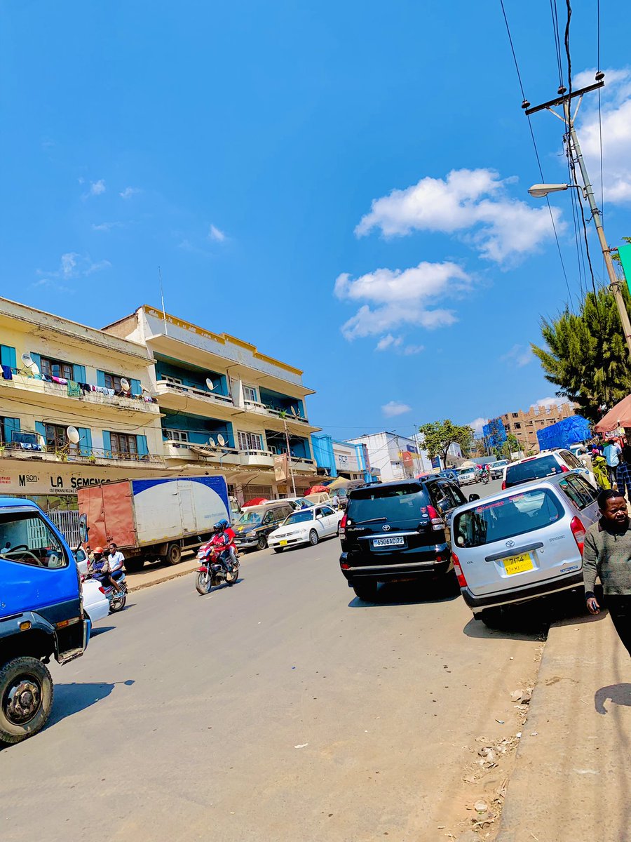 DonneKamalebo's tweet photo. ๐จ๐ฉ#RDC. ๐#Bukavu
๐#Sud_kivu. ๐ฃ#Hotel_Resi
๐#Technophone ๐ช#process_secu
๐ Mercredis dans la ville de Bukavu .la ville reflรจte des belle images. ,lร oรน la ville est calme @TheoKASI @benjimk @gloiremurhigisi @BukavuMairie @VisitCongo https://t.co/GwiMEHW09J