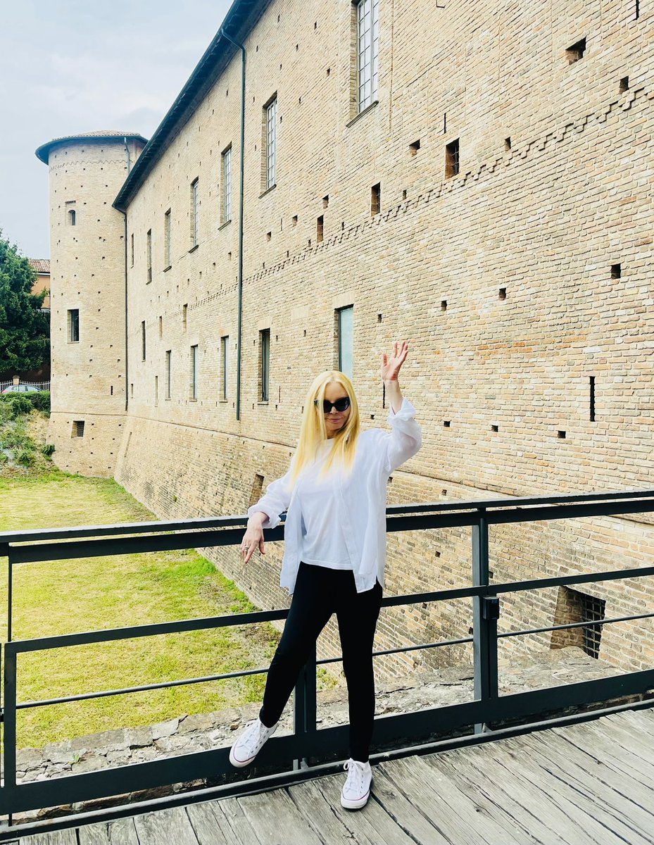 Ci vediamo questa sera a #piacenza #palazzofarnese #minacciabionda 
@pinostra !!! 🔥
#pattypravo