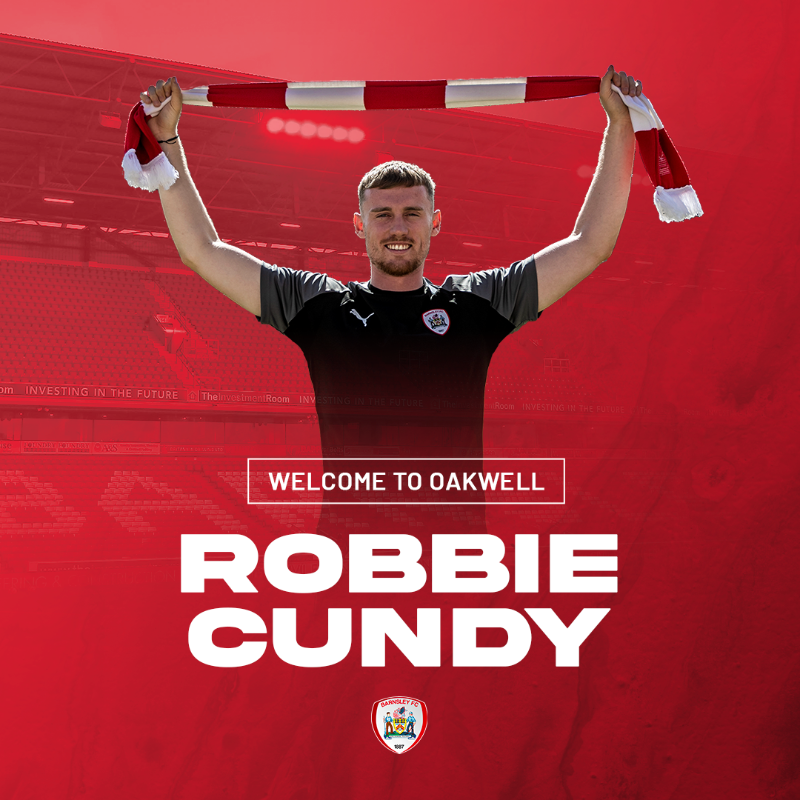 BarnsleyFC's tweet photo. 🤝 Welcome to Oakwell, Robbie Cundy!

The defender signs a two-year deal with the Reds.