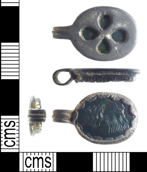 The original record for the pendant can be found on the @findsorguk record here: finds.org.uk/database/image… #recordyourfinds #treasureact #responsibledetecting