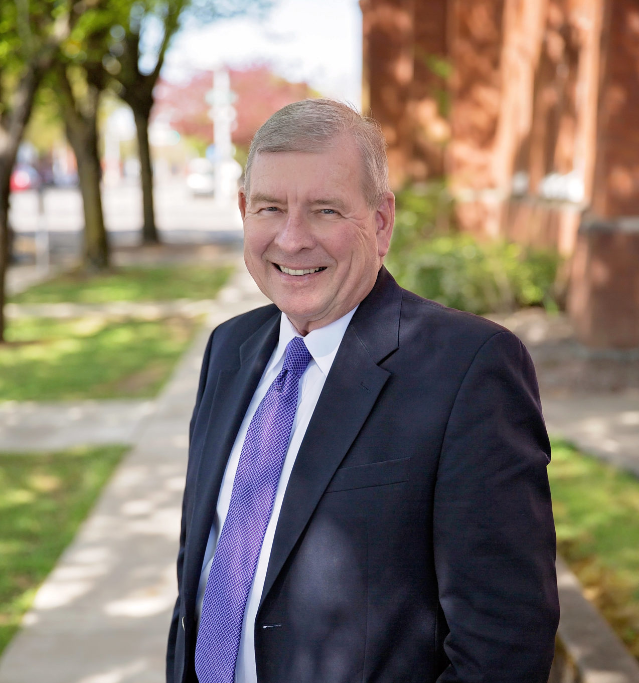 WillametteLaw's tweet photo. The College of Law is proud to announce Paul Sundermier (JD’82) as the 2022 Mentor of the Year. Paul was nominated by his student mentee, Jim MacDonald, a 2022 law graduate. Paul currently works for Saalfeld Griggs, PC, where Jim will be joining him following the bar exam. https://t.co/xAsGXpGgeT