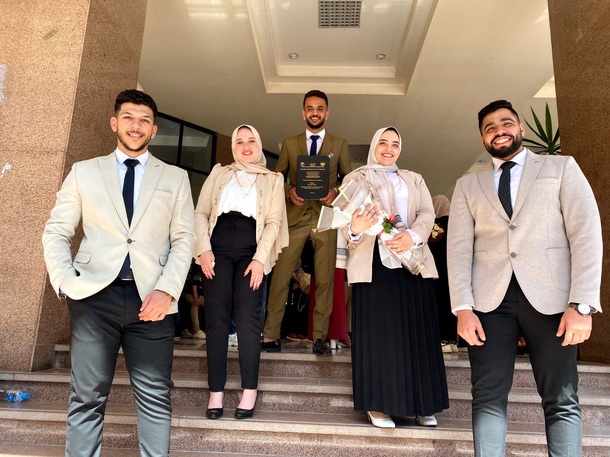 AhmadLelaa72's tweet photo. Offecially graduated 🤍 https://t.co/KvbHtBpzQS