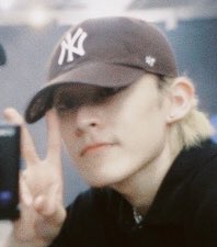 syunz_lovez's tweet photo. これいつものNEW ERA🧢だと思ったけど、よく見るとヤンキース🧢のほうかな。
ブラウン🤎?
可愛いね🥰
#小池俊司
#peche https://t.co/ZOPpA9fNnE