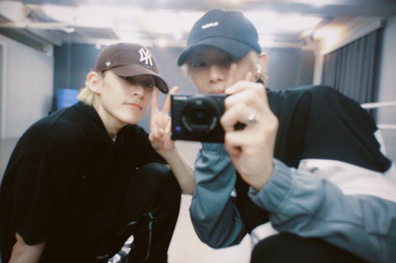 syunz_lovez's tweet photo. これいつものNEW ERA🧢だと思ったけど、よく見るとヤンキース🧢のほうかな。
ブラウン🤎?
可愛いね🥰
#小池俊司
#peche https://t.co/ZOPpA9fNnE