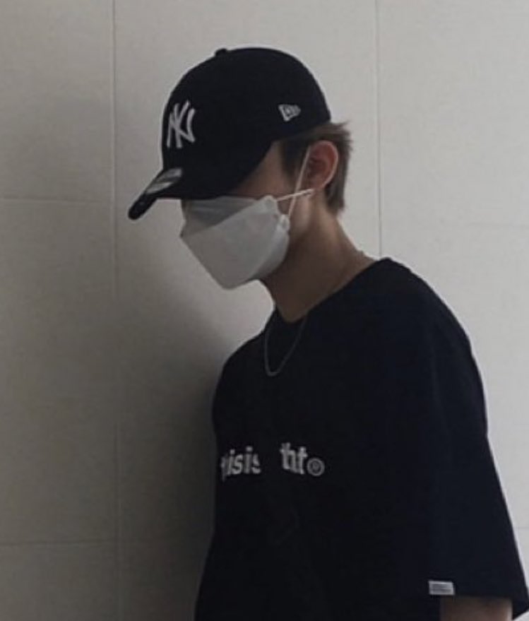syunz_lovez's tweet photo. これいつものNEW ERA🧢だと思ったけど、よく見るとヤンキース🧢のほうかな。
ブラウン🤎?
可愛いね🥰
#小池俊司
#peche https://t.co/ZOPpA9fNnE