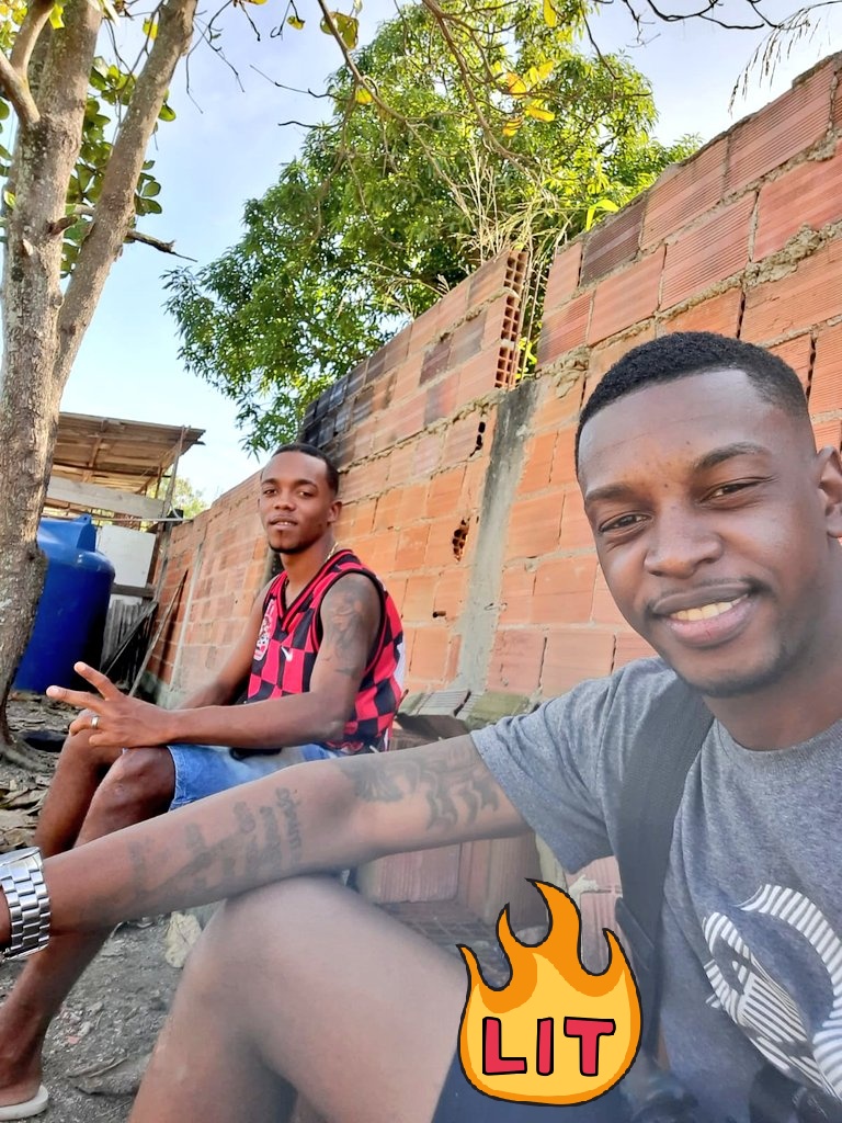 relikiack2's tweet photo. Meu parceiro breganha 💪🏾😅 https://t.co/MrpKgKESec