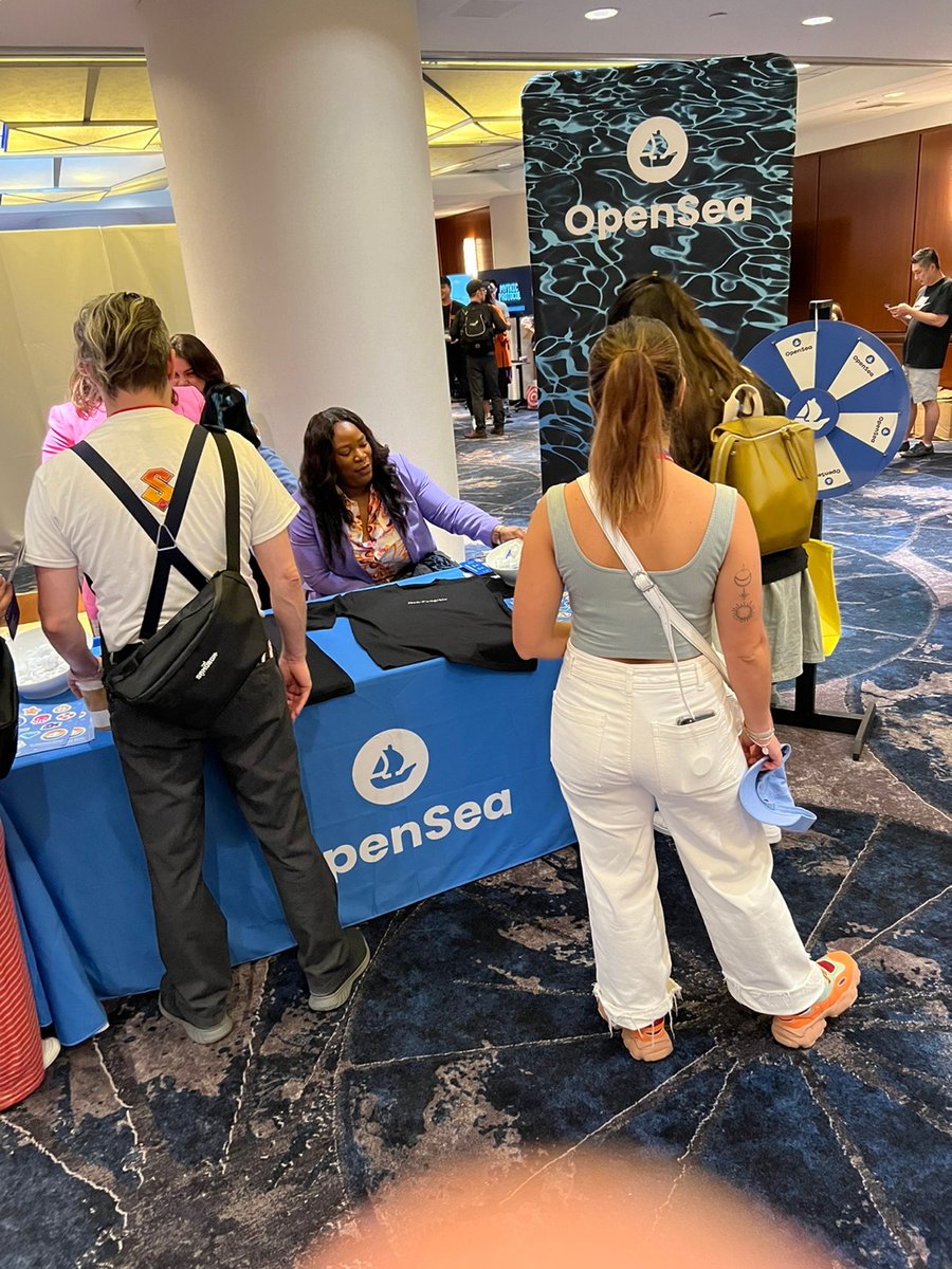 MetaKongz Global tweet media