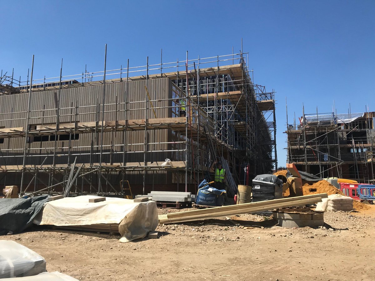 Productive visit in the sun to Epsom and Ewell High School where the Sports Centre and Classroom Block are progressing well with O+D Construction. #education  #sports #academy #epsom