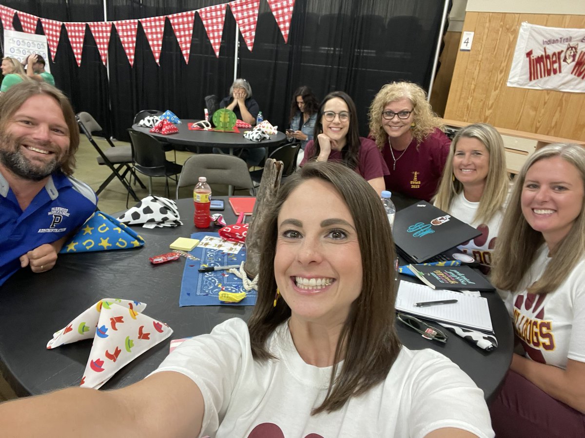 Let’s go #TeamUCPS! Excited for a day of collaboration and learning with <a href="/leaderinme/">The Leader in Me</a> <a href="/AGHoulihan/">Andrew G. Houlihan</a> <a href="/UCPSNC/">Union County Public Schools</a>