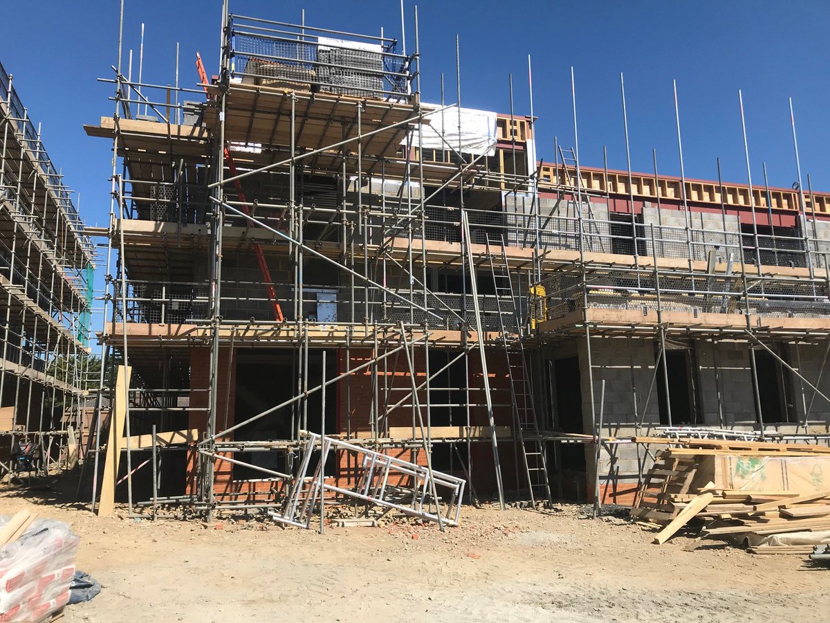CLArchitects_'s tweet photo. Productive visit in the sun to Epsom and Ewell High School where the Sports Centre and Classroom Block are progressing well with O+D Construction. #education  #sports #academy #epsom https://t.co/jx60VvTP2F